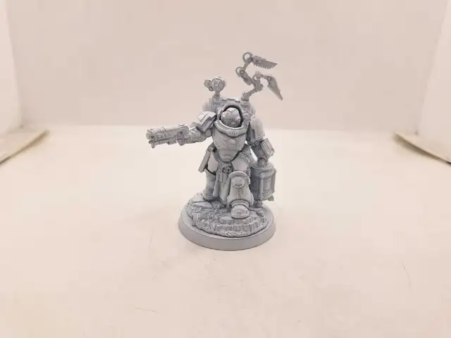 Warhammer 40k Primaris Space Marine Apothecary Biologis Primed