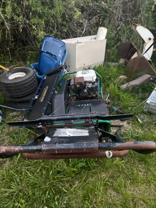 Ryan lawn aerator available - needs fixing-up. - Photo 2