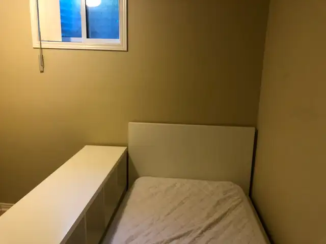 (Furnished Room) Rent near UWO - Photo 2