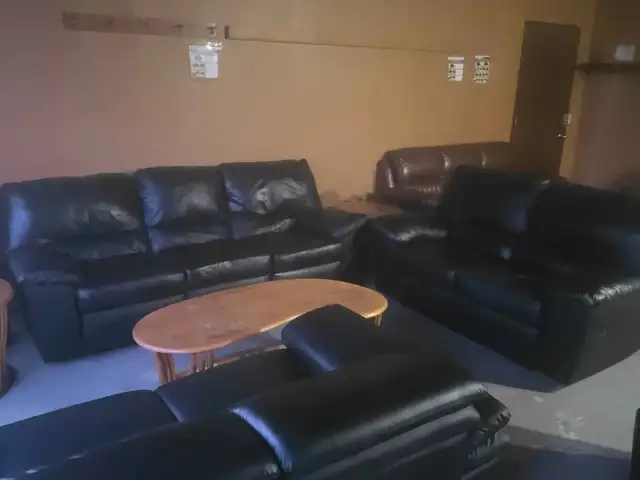 Used black leather recliner set. Free delivery & sofa disposal - Photo 3