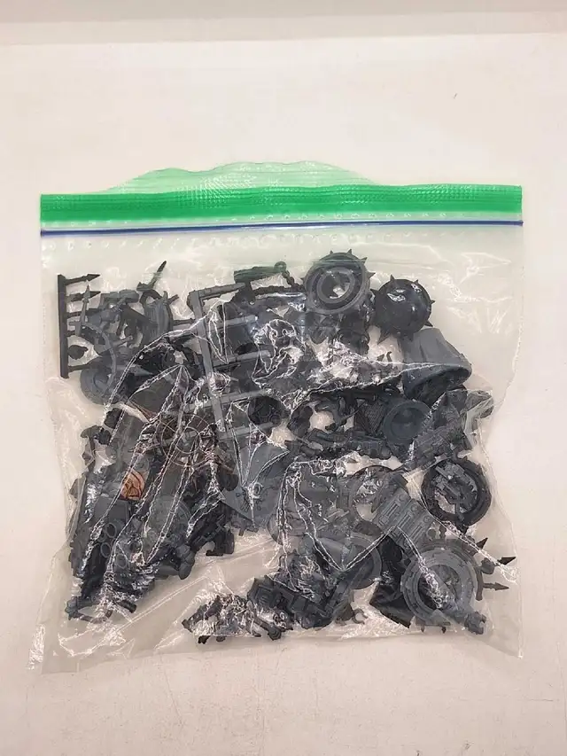 Warhammer 40k chaos space marine extra vechile bits baggie