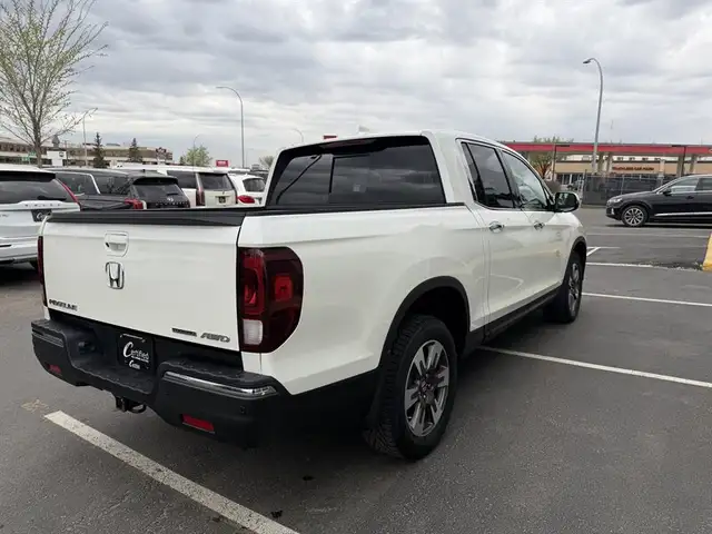 2017 Honda Ridgeline Touring - Photo 5