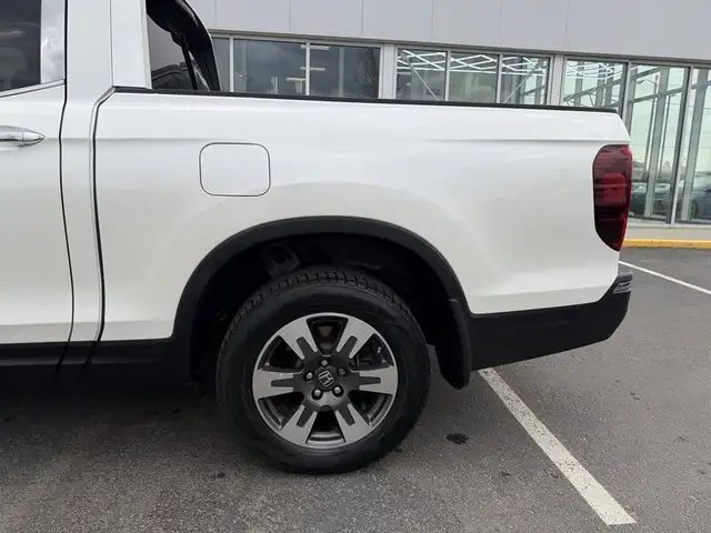 2017 Honda Ridgeline Touring - Photo 9