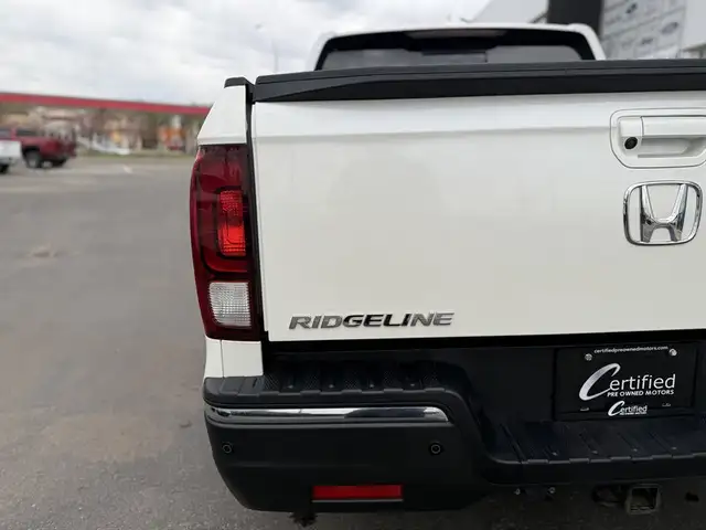 2017 Honda Ridgeline Touring - Photo 15