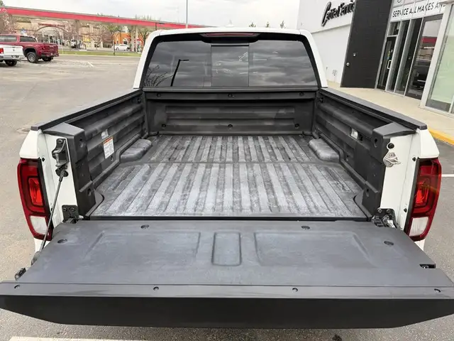 2017 Honda Ridgeline Touring - Photo 16