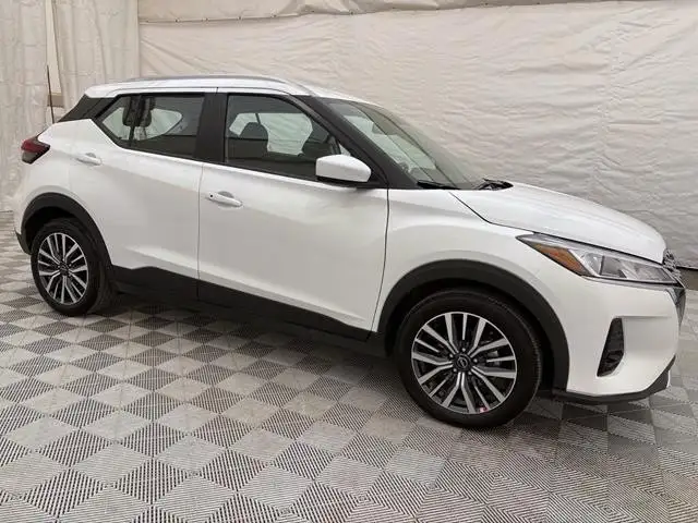 2025 Nissan Kicks Play - Photo 3