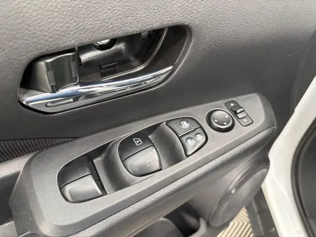 2025 Nissan Kicks Play - Photo 20