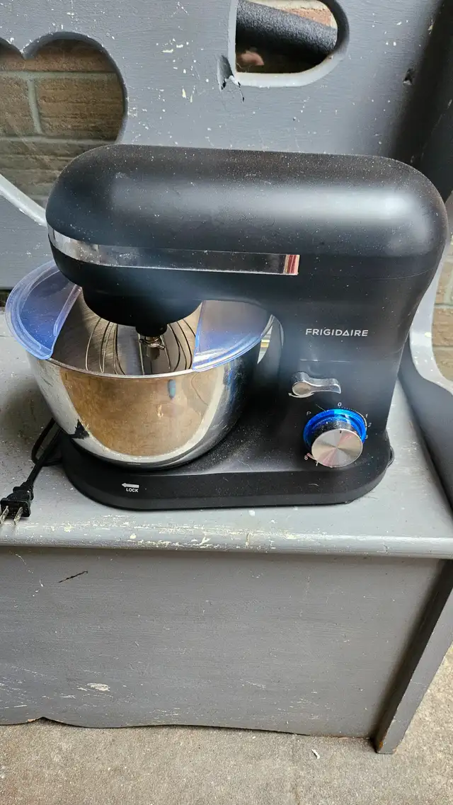 Frigidaire Mixer