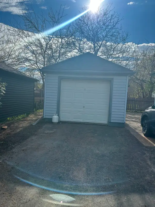 Entire 2 Bedroom House For Rent Exclusive with Garage - Photo 2