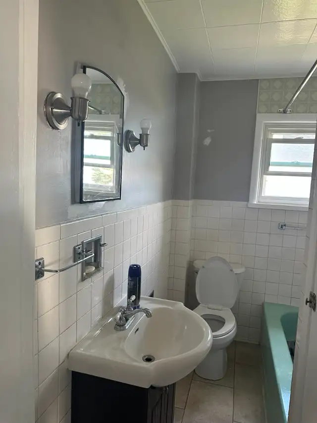 Entire 2 Bedroom House For Rent Exclusive with Garage - Photo 5