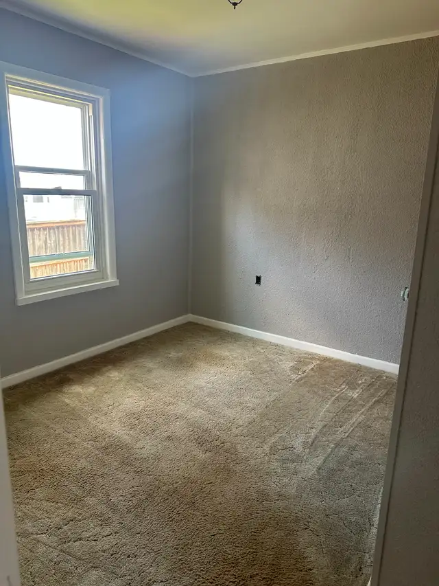 Entire 2 Bedroom House For Rent Exclusive with Garage - Photo 6
