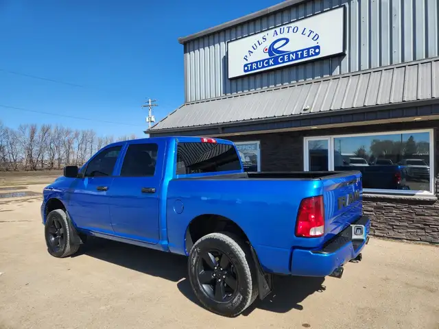 2023 Ram 1500 Classic Crew Cab 4X4 Tradesman 5.7L - Rebuilt Titl - Photo 2