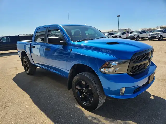 2023 Ram 1500 Classic Crew Cab 4X4 Tradesman 5.7L - Rebuilt Titl - Photo 3