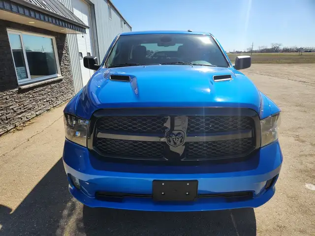 2023 Ram 1500 Classic Crew Cab 4X4 Tradesman 5.7L - Rebuilt Titl - Photo 5