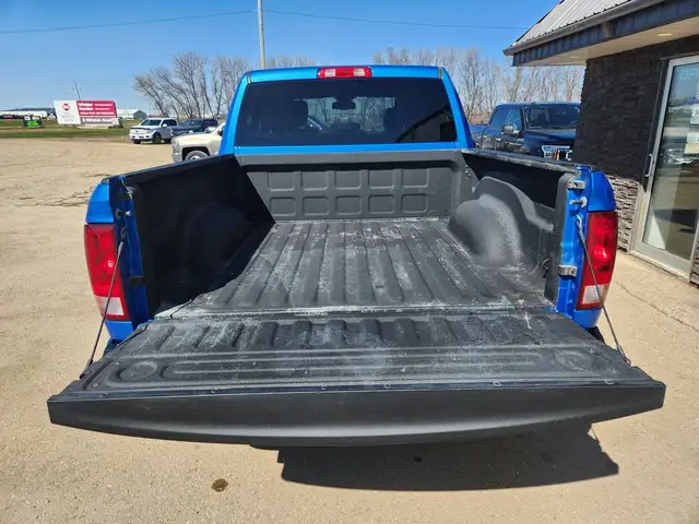 2023 Ram 1500 Classic Crew Cab 4X4 Tradesman 5.7L - Rebuilt Titl - Photo 7