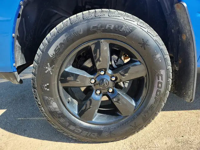 2023 Ram 1500 Classic Crew Cab 4X4 Tradesman 5.7L - Rebuilt Titl - Photo 9