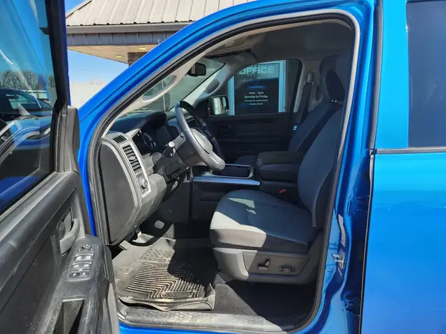 2023 Ram 1500 Classic Crew Cab 4X4 Tradesman 5.7L - Rebuilt Titl - Photo 12