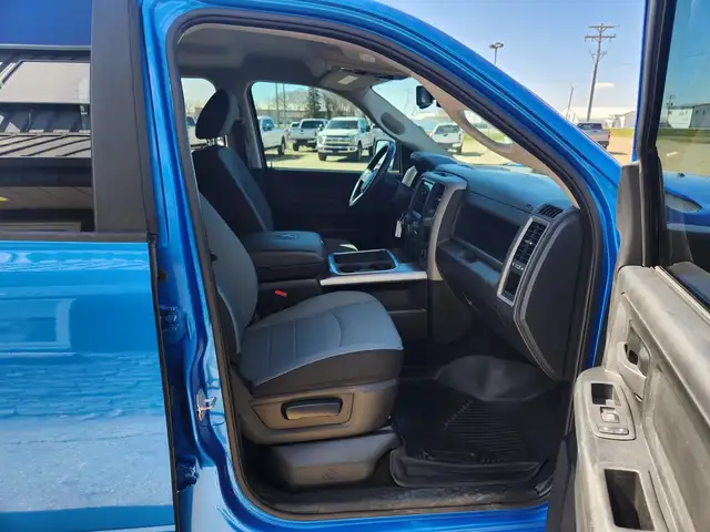 2023 Ram 1500 Classic Crew Cab 4X4 Tradesman 5.7L - Rebuilt Titl - Photo 14