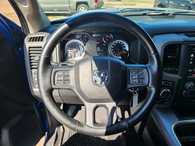 2023 Ram 1500 Classic Crew Cab 4X4 Tradesman 5.7L - Rebuilt Titl - Photo 17