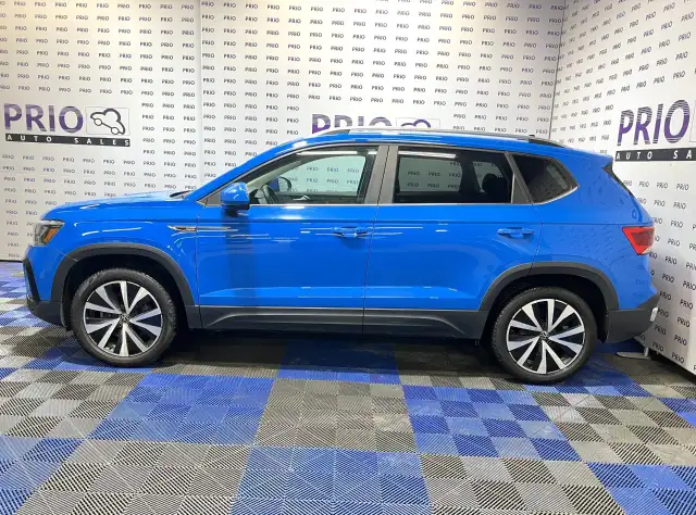 2023 Volkswagen Taos - Photo 2
