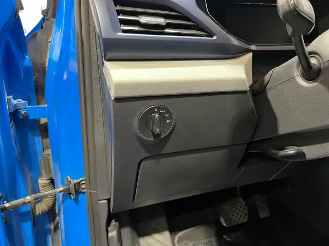 2023 Volkswagen Taos - Photo 11