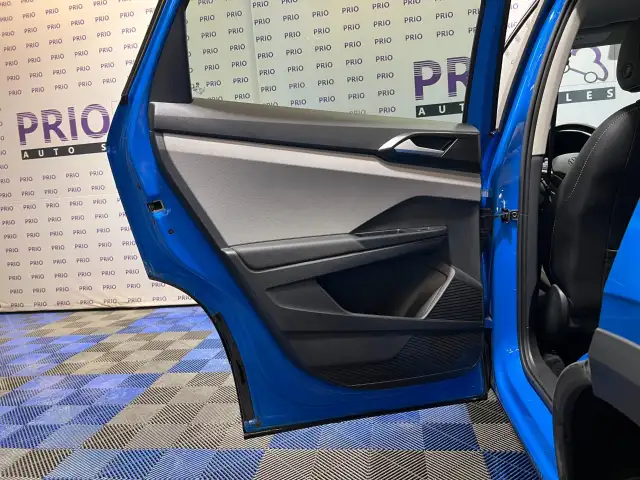 2023 Volkswagen Taos - Photo 15