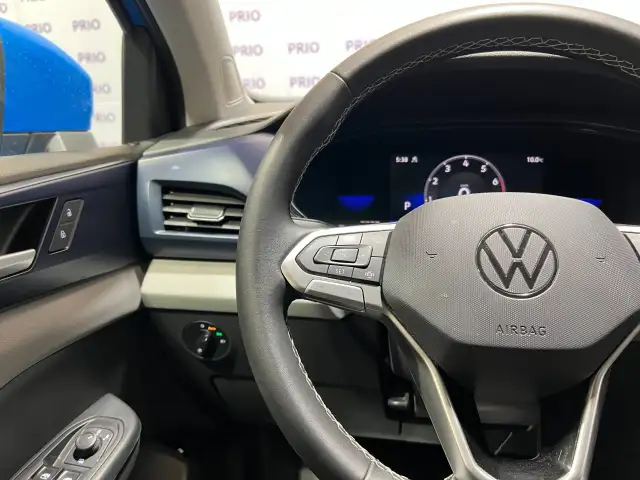 2023 Volkswagen Taos - Photo 22