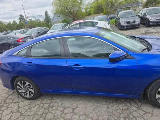 2018 Honda Civic SE - Photo 3