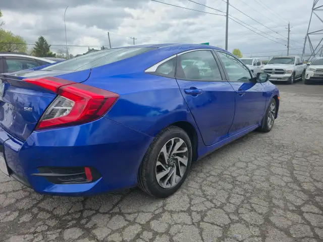 2018 Honda Civic SE - Photo 4