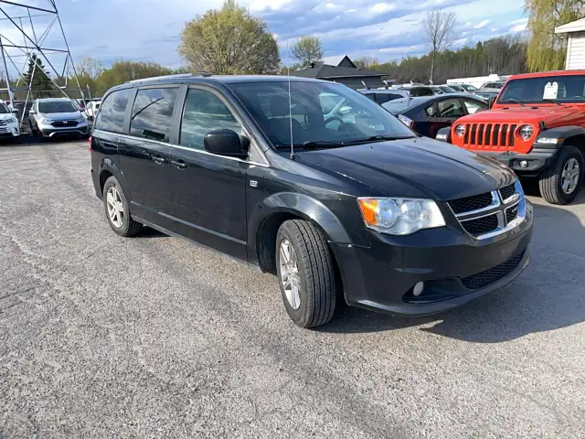 2019 Dodge Grand Caravan 35th Anniversary - Photo 2