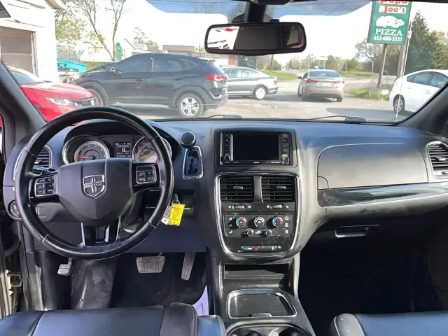 2019 Dodge Grand Caravan 35th Anniversary - Photo 11