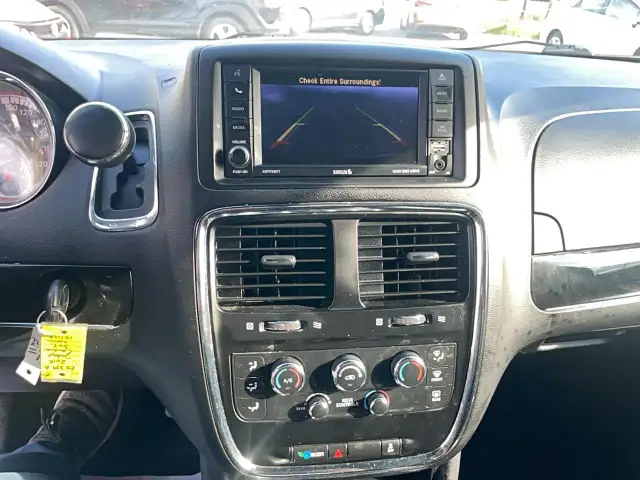 2019 Dodge Grand Caravan 35th Anniversary - Photo 13