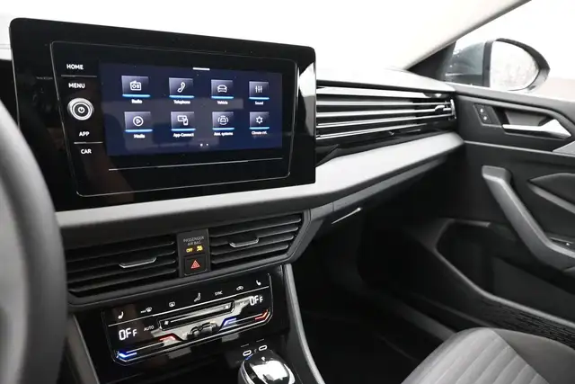 2025 Volkswagen Jetta TRENDLINE HEATED SEATS | LOW MILEAGE | APP - Photo 11