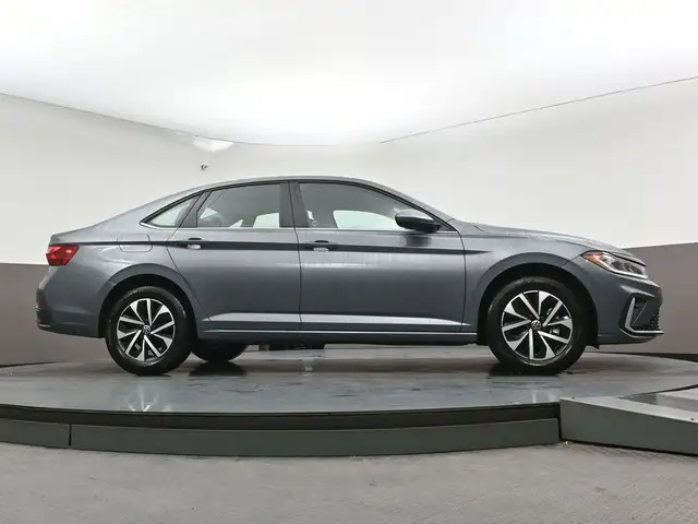 2025 Volkswagen Jetta TRENDLINE HEATED SEATS | LOW MILEAGE | APP - Photo 30