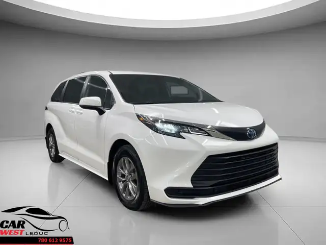 Toyota Sienna LE 2025