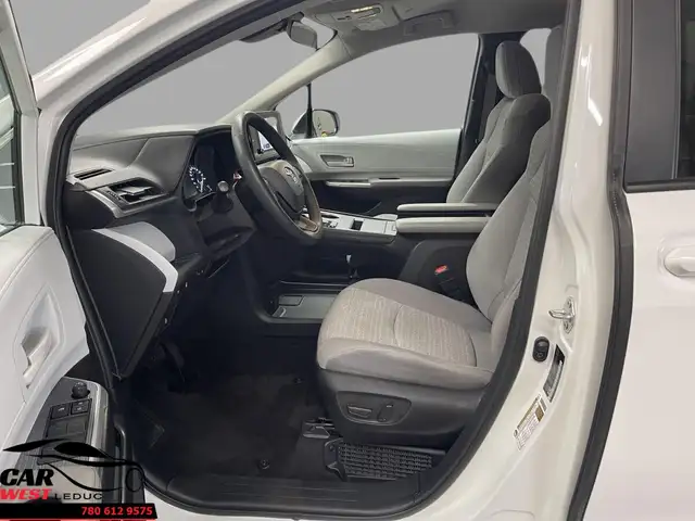 Toyota Sienna LE 2025 - Photo 9
