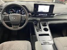 Toyota Sienna LE 2025 - Photo 11