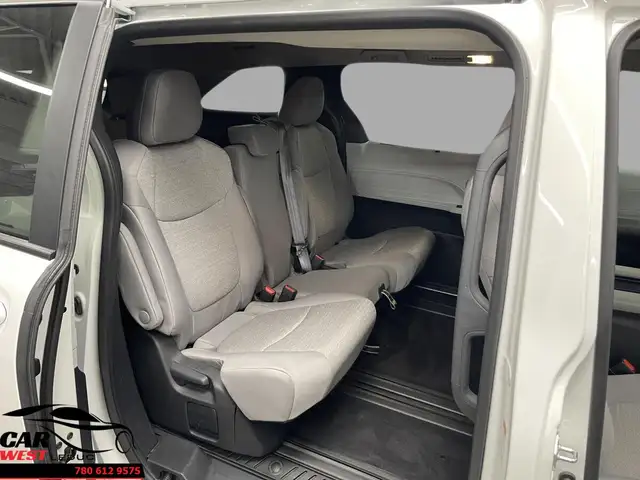 Toyota Sienna LE 2025 - Photo 12