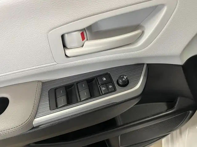 Toyota Sienna LE 2025 - Photo 22