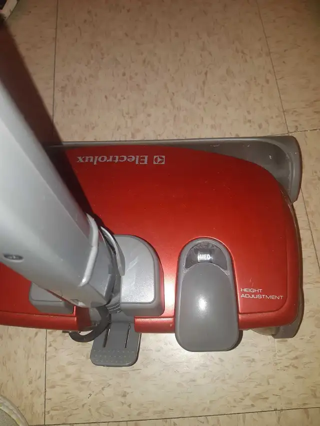 Aspirateur Electrolux Oxygen $100 - Photo 4