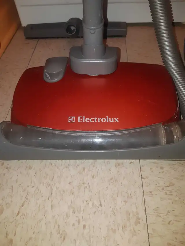Aspirateur Electrolux Oxygen $100 - Photo 5