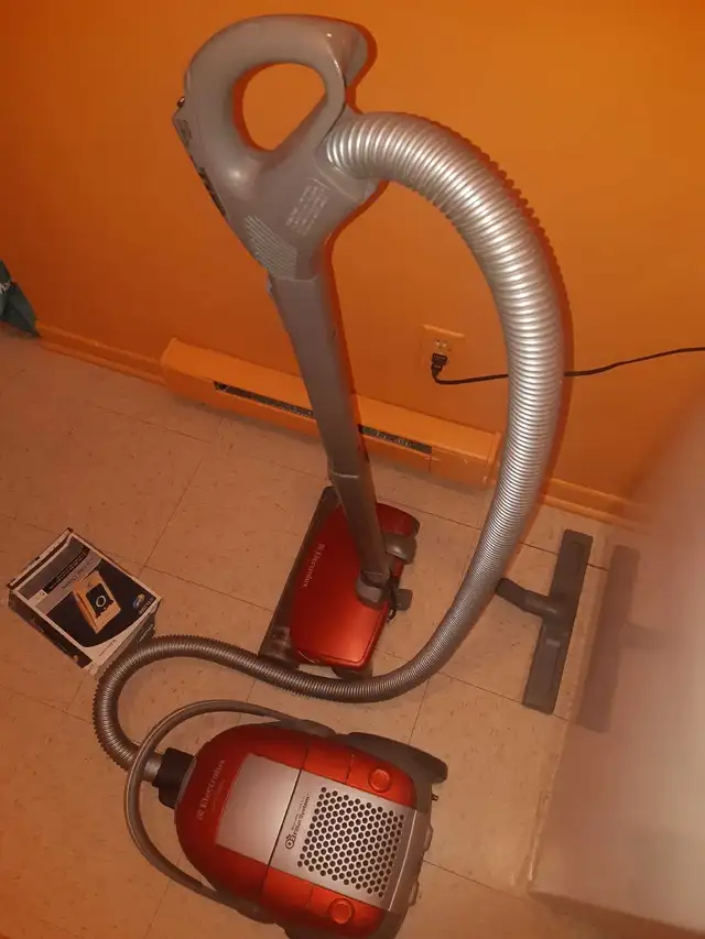 Aspirateur Electrolux Oxygen $100 - Photo 7