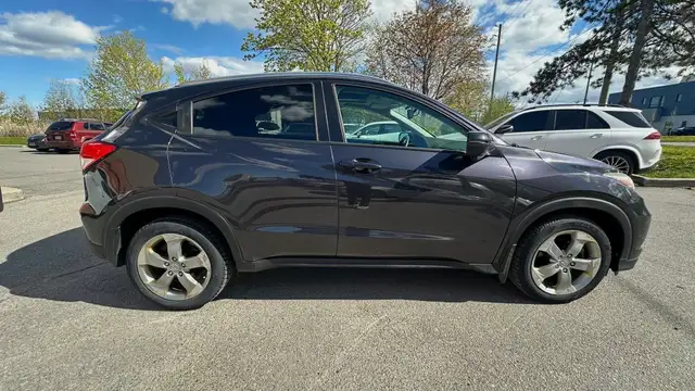 2017 Honda HR-V 4WD 4dr CVT EX-L w/Navi-LEATHER-SUNROOF-ALL WHEE - Photo 4