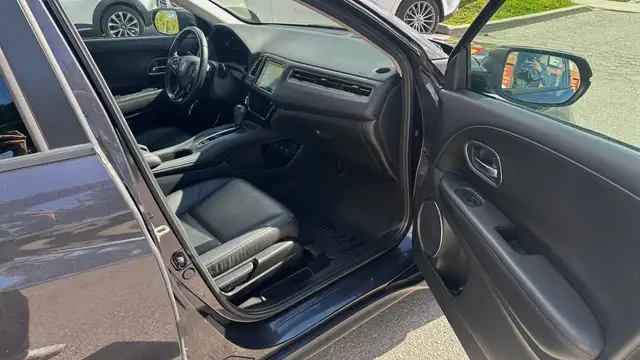 2017 Honda HR-V 4WD 4dr CVT EX-L w/Navi-LEATHER-SUNROOF-ALL WHEE - Photo 30