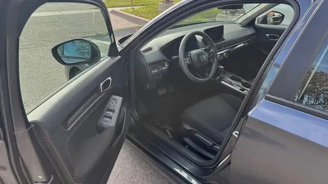 2022 Honda Civic LX CVT-LOW MILEAGE-CLEAN-KEYLESS ENTRY-HEATED S - Photo 9
