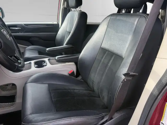 2016 Dodge Grand Caravan SXT PREMIUM PLUS | ONE-OWNER | CLEAN CA - Photo 10