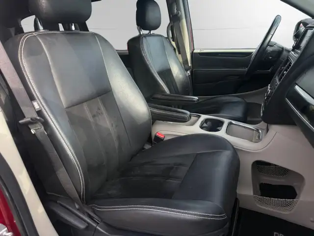 2016 Dodge Grand Caravan SXT PREMIUM PLUS | ONE-OWNER | CLEAN CA - Photo 11