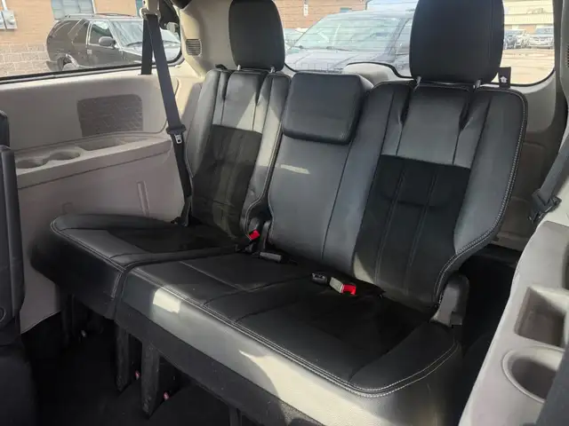 2016 Dodge Grand Caravan SXT PREMIUM PLUS | ONE-OWNER | CLEAN CA - Photo 18