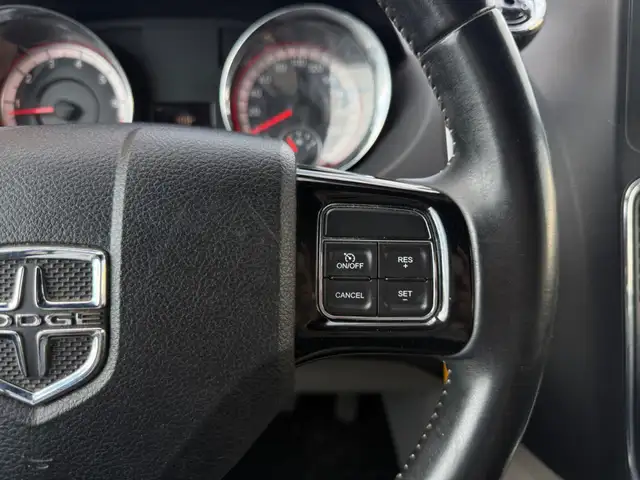 2016 Dodge Grand Caravan SXT PREMIUM PLUS | ONE-OWNER | CLEAN CA - Photo 22