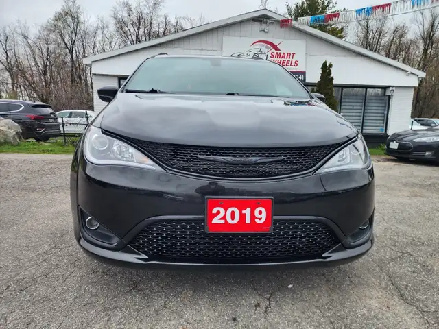 2019 CHRYSLER PACIFICA TOURING PLUS S - Photo 3